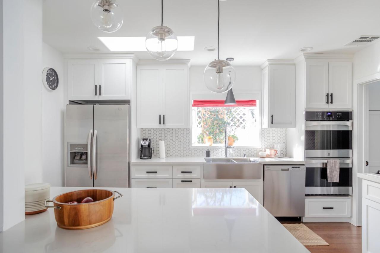 Enchanting Sherman Oaks Home With Pool Permit #Hsr Two One Zero Zero 2605 Лос-Анджелес Экстерьер фото